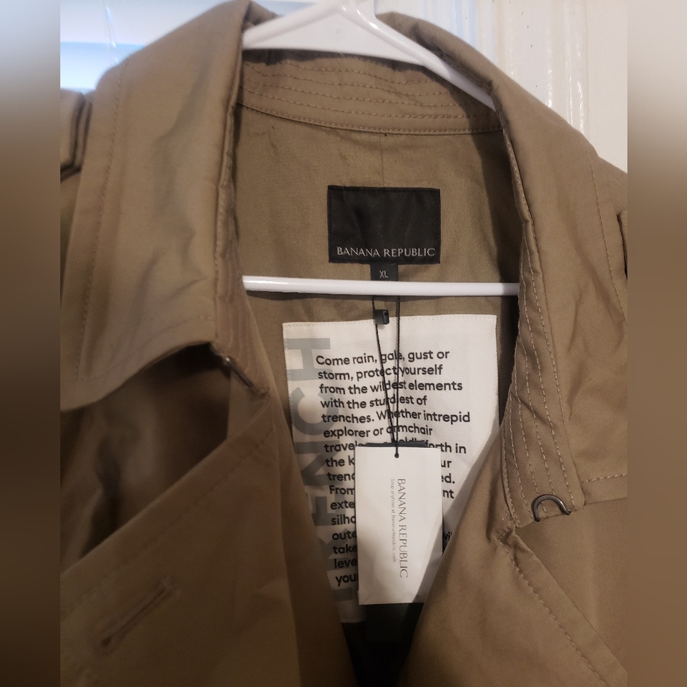 Banana republic trench coat. NWT.  Xl.   Fall/winter 2022-2023
